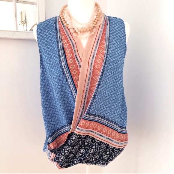 Liz Claiborne Tops - 🛍 Liz Claiborne Crossover Sleeveless Blouse